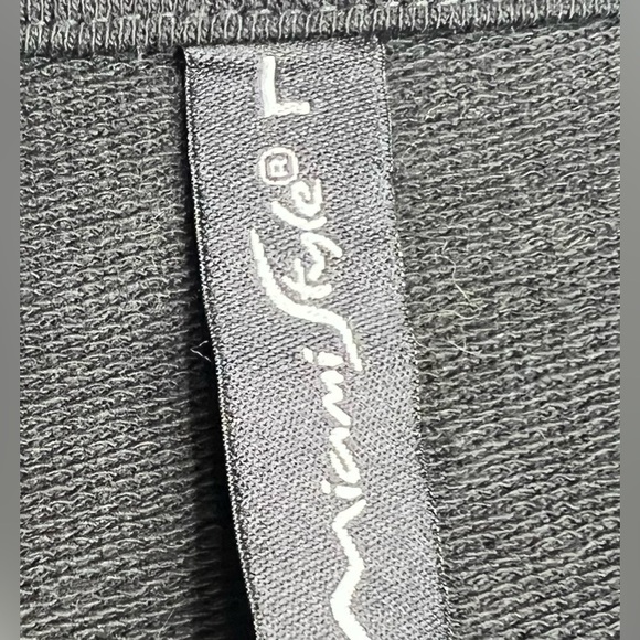 Pineapple Cropped Graphic Tee Shirt Long-Sleeve - Picture 2 of 2